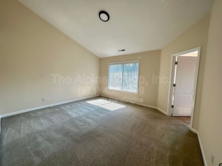 351 NW Kotrik Pl — Photo 33