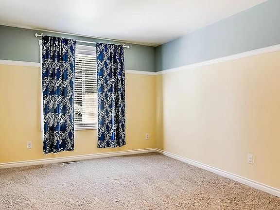 4th image of 16522 89th Ave E