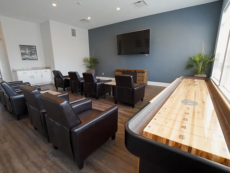 Dockside Village Apartments — Photo 8