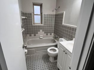 5843 Monfort Hills Ave APT 1, Cincinnati, OH 45239