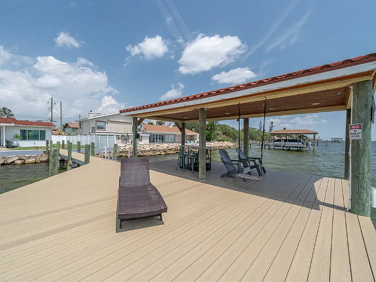 1110 S Banana River Dr — Photo 20