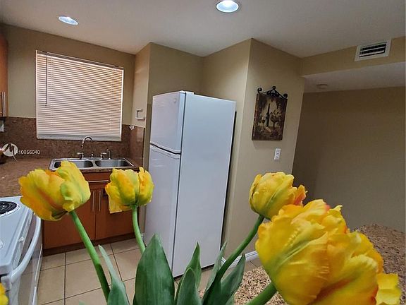 3rd image of 8850 Fontainebleau Blvd APT 406