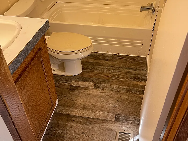 204 E Browning St — Photo 6