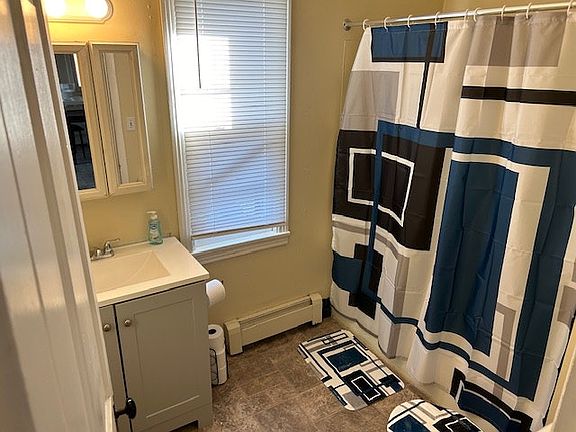 furnished bathroom1