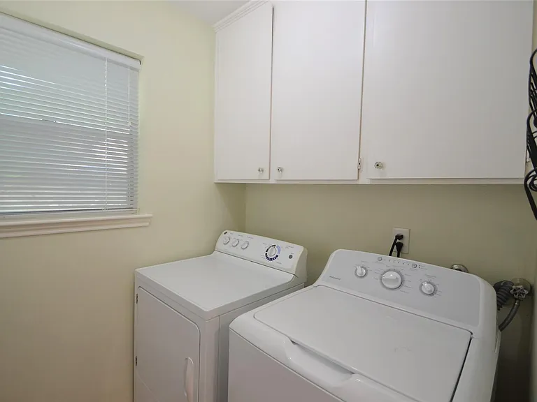 12711 Westleigh Dr — Photo 11