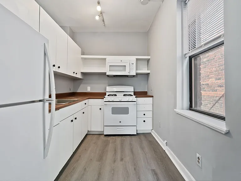22 Bedford Sq — Photo 1