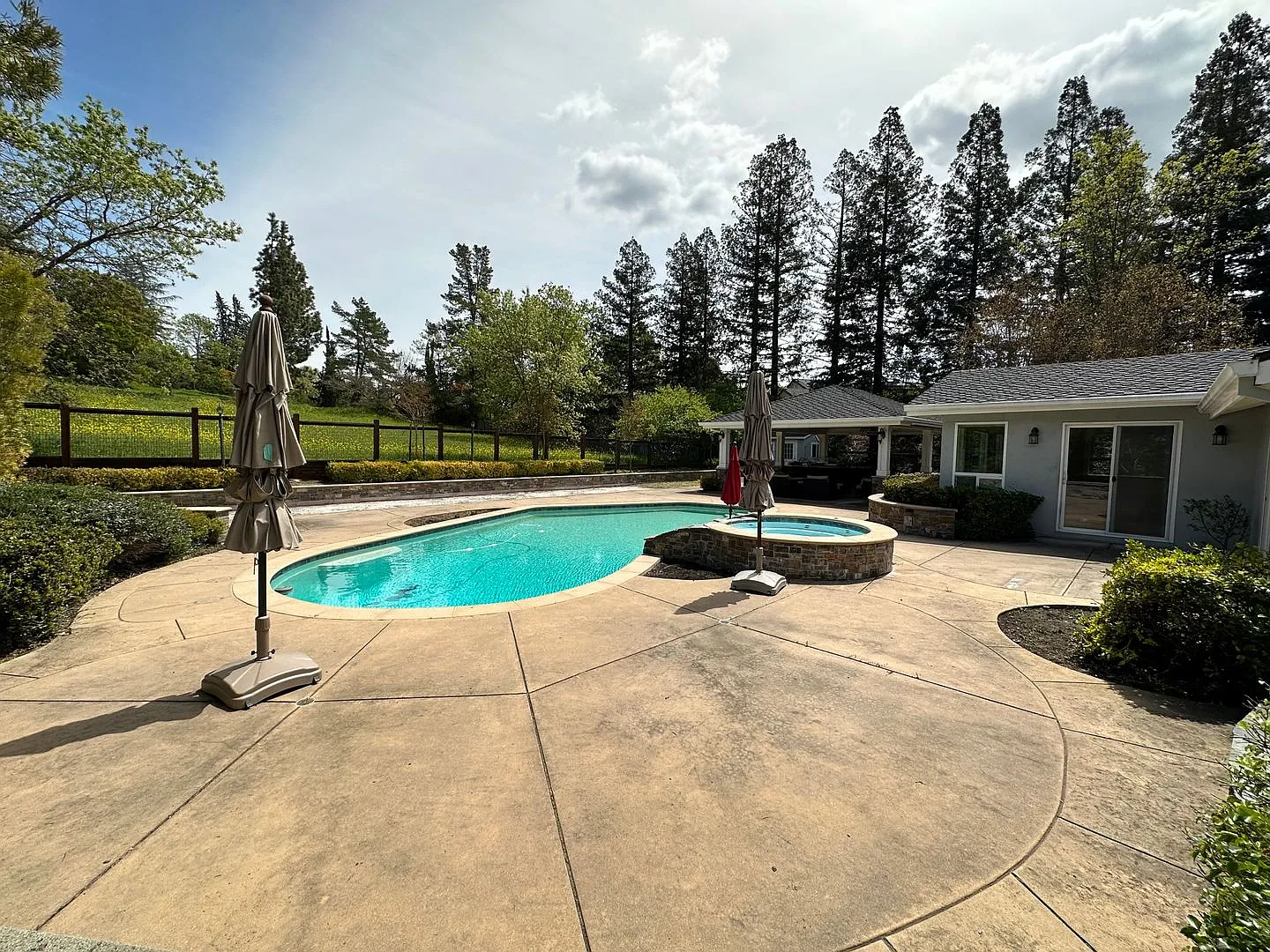 462 Enterprise Dr photo 1