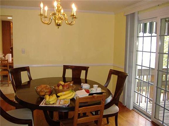 5th image of 272 Fernledge Dr