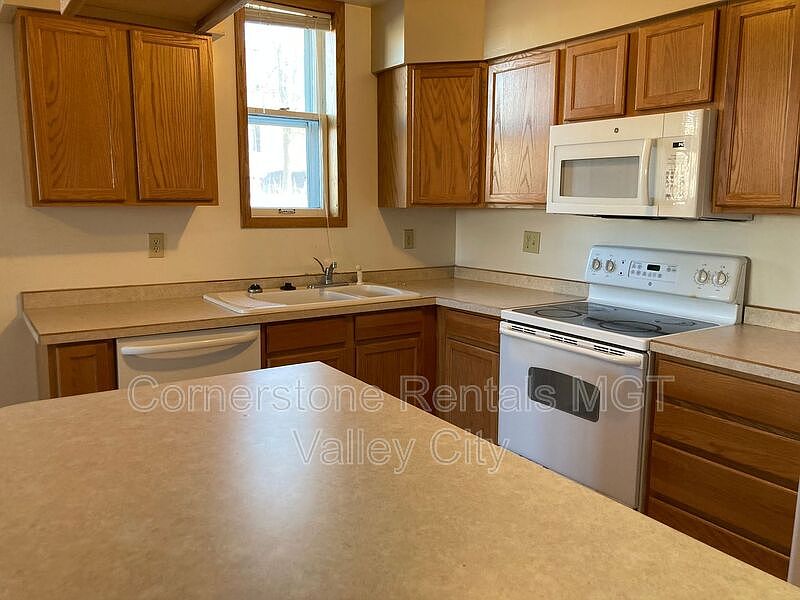 1st image of 253 College St SW Unit 1