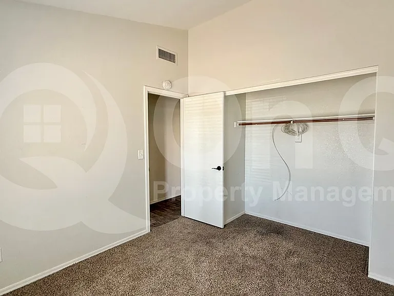 907 N Falcon Dr — Photo 11