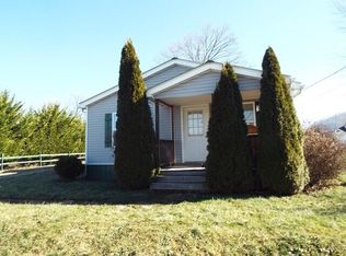 136 Webster St, Alderson, WV 24910