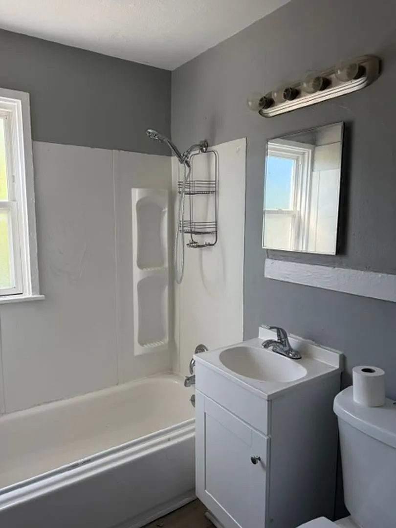 908 N Central Dr — Photo 3