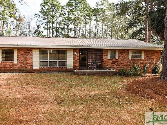 2nd image of 1402 N Cheney Drive