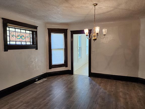 3rd image of 1931 Brainard Ave #1931