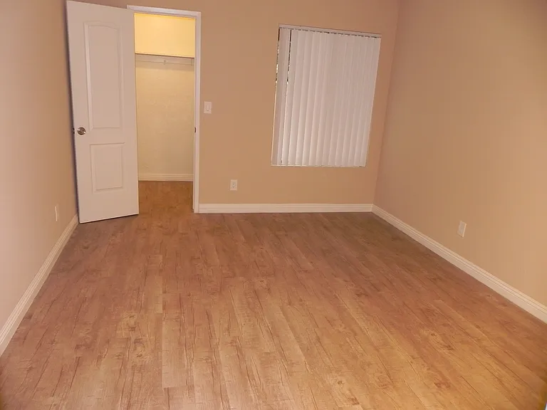 Chapman Villas Apartments — Photo 74