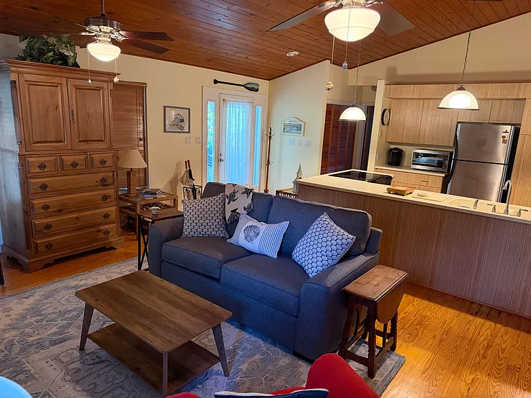 1941 W Shell Ln — Photo 6
