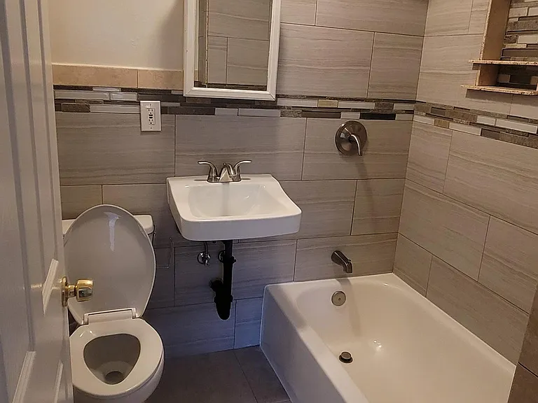 1002 E Mitchell Dr #1 — Photo 14