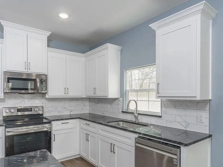 1306 Oden St — Photo 9