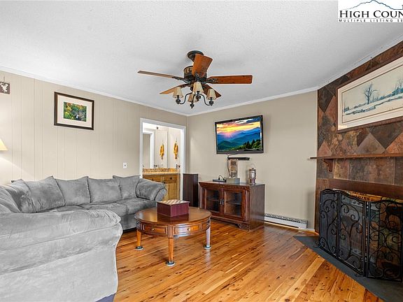 4th image of 301 Pinnacle Inn Road #3219