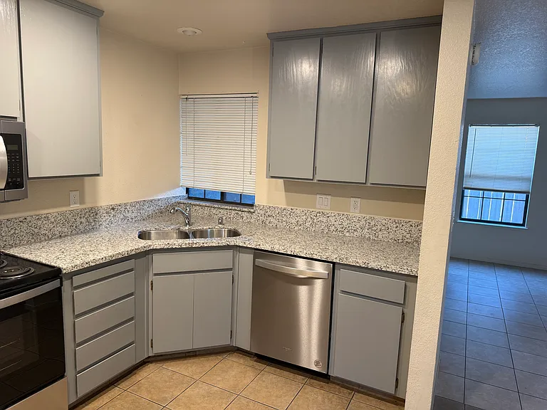 3155 Niagra St #130 — Photo 3