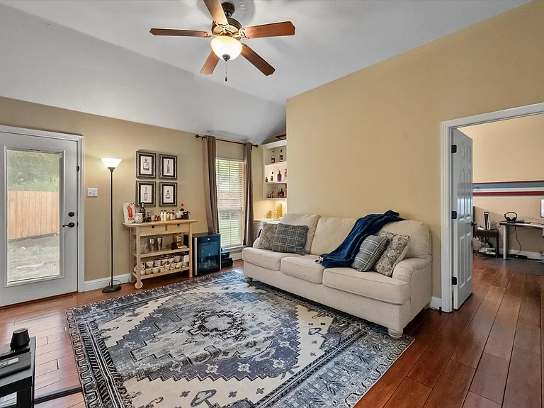 3 Savoy Ct — Photo 26