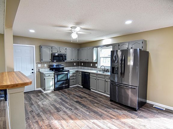 4th image of 7910 Melissa Ln