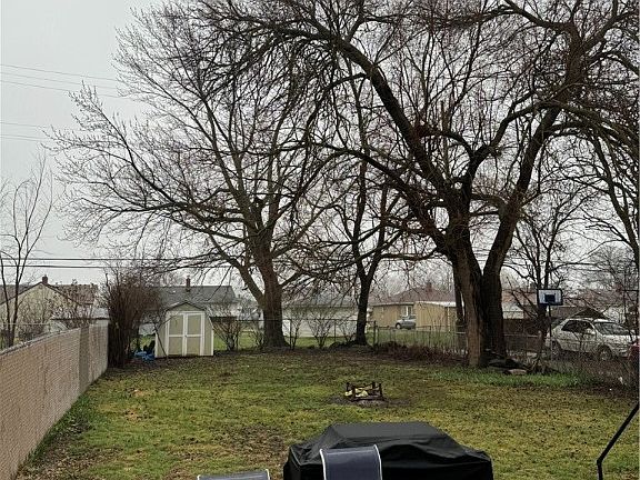 4th image of 2225 Tuxedo Ave
