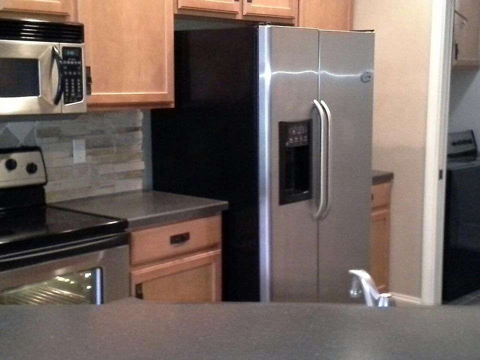 2nd image of 2011 Donnelly Pl