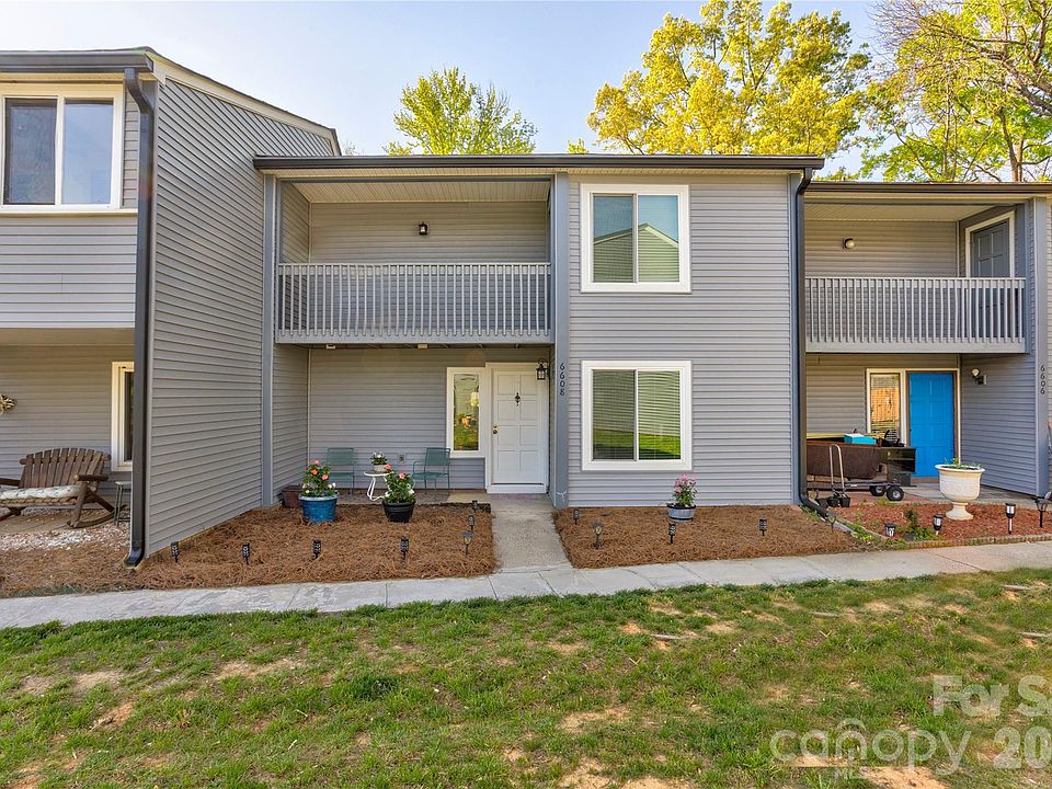 1st image of 6608 Point Comfort Ln