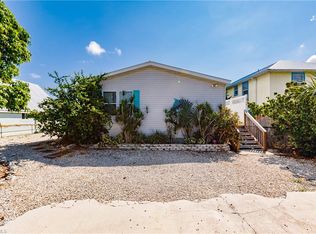 2716 N Ibis Ct, Saint James City, FL 33956