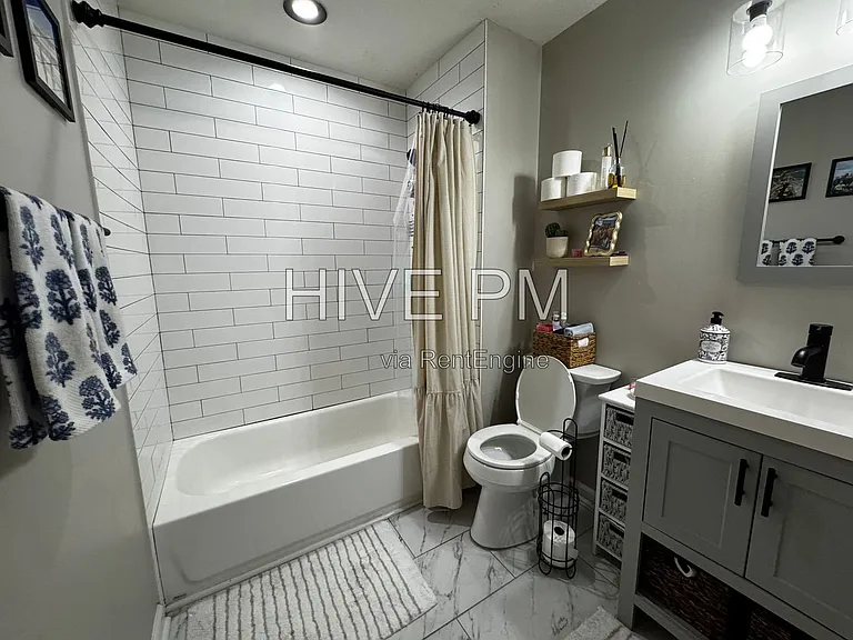 229 Congress Ave #229 — Photo 28