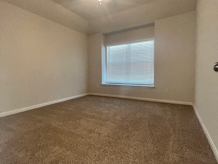 603 Hirsch Trl — Photo 28