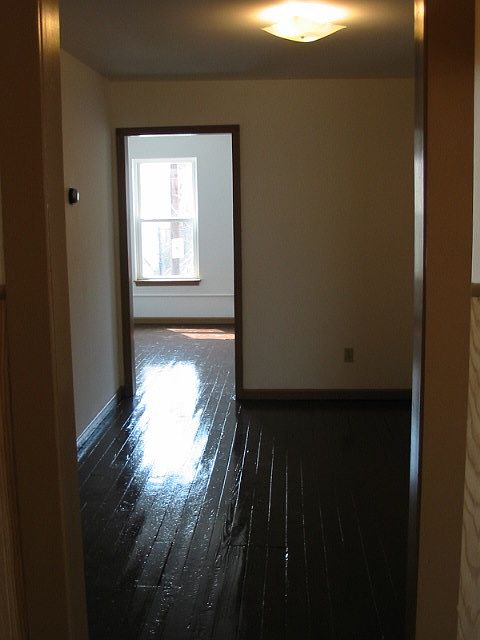 2nd image of 823 E 6th St #2