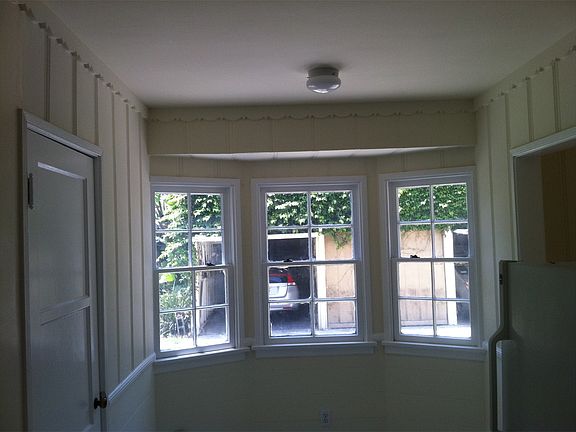 5th image of 945 N Martel Ave