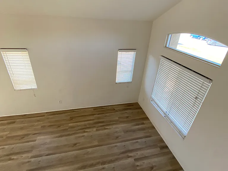 14243 Palm Ct — Photo 5