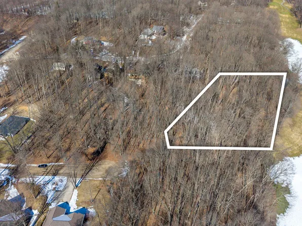 11260 Apache Wells Ct, Stanwood, MI 49346