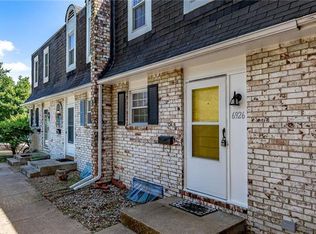 6926 NW Chapel Woods Ln, Kansas City, MO 64152