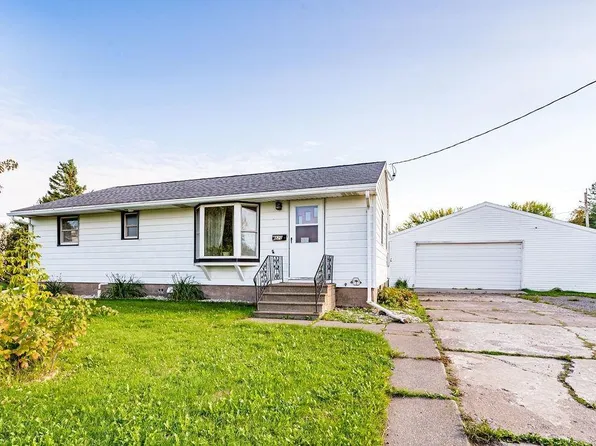 820 3rd St, Proctor, MN 55810