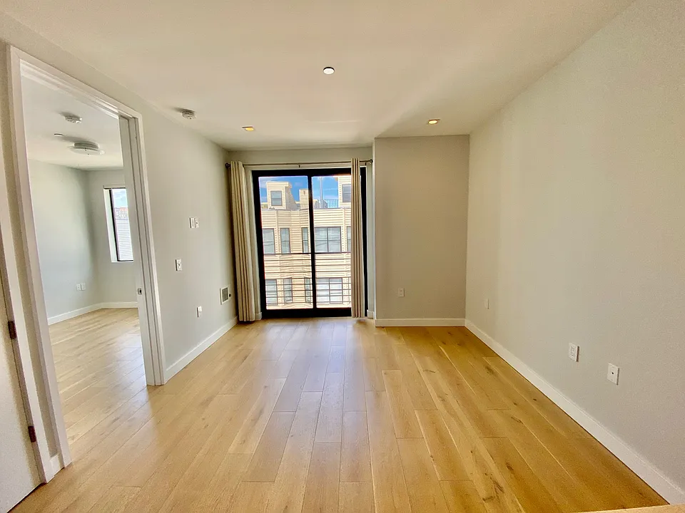 468 Clementina St #404