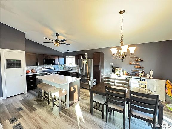 3rd image of 604 Sunward Dr