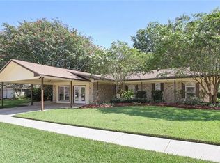 386 Oak Tree Dr, La Place, LA 70068