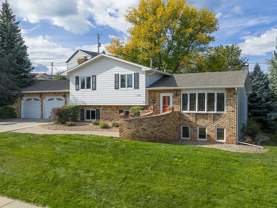 1st image of 3233 Meadowbrook Dr