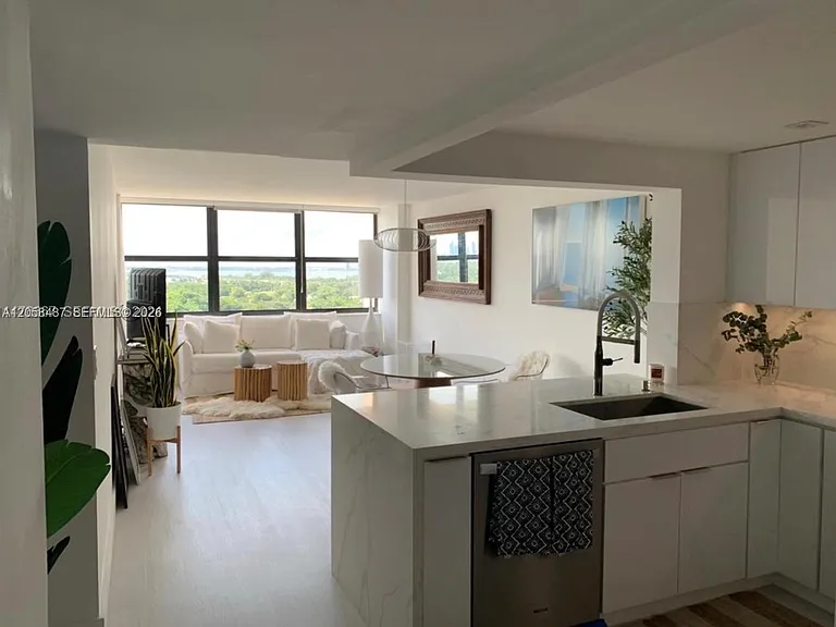 2555 Collins Ave #1906 — Photo 6