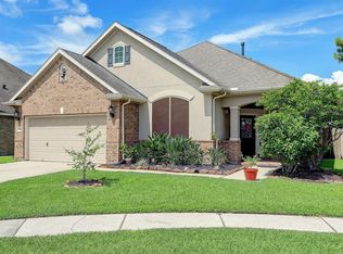 206 Bailey Brook Ln, Dickinson, TX 77539