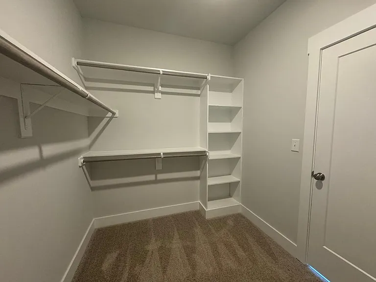 121 Broadwater Dr — Photo 16