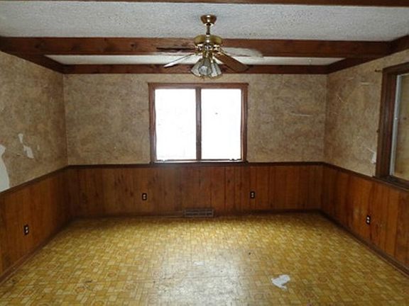 3rd image of 254 Hilton Ave