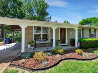 1228 Trails Dr, Fenton, MO 63026