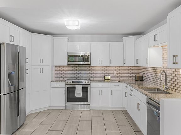 5th image of 8 Sugarberry Dr