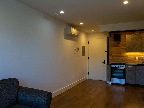 4th image of 826 Saint Johns Pl #4FF