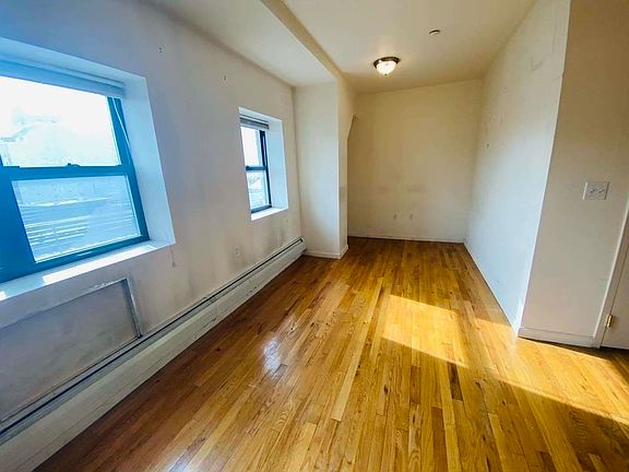 4th image of 28-17 31st St #301